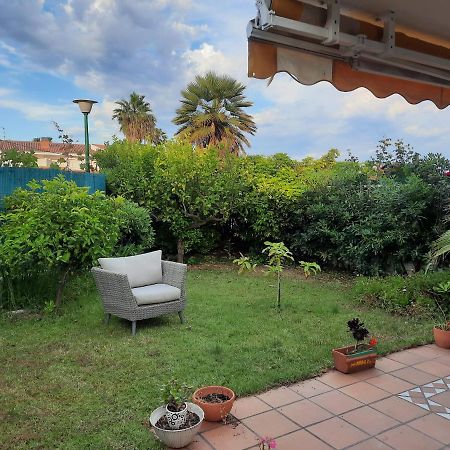 Cosy House With Garden Infront Of The Sea Appartement Creixell Buitenkant foto