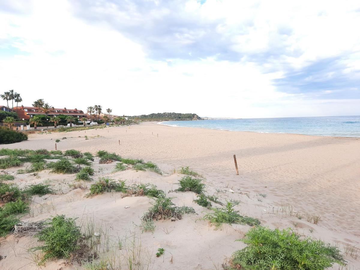 Cosy House With Garden Infront Of The Sea Appartement Creixell Buitenkant foto