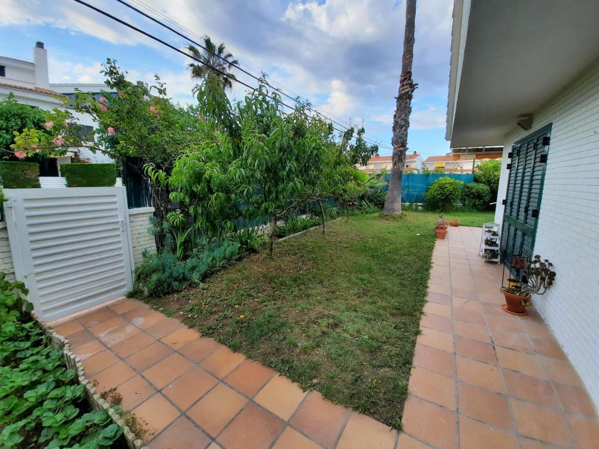 Cosy House With Garden Infront Of The Sea Appartement Creixell Buitenkant foto